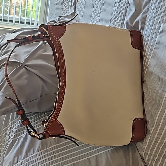 Dooney and Bourke handbag - Picture 2 of 3